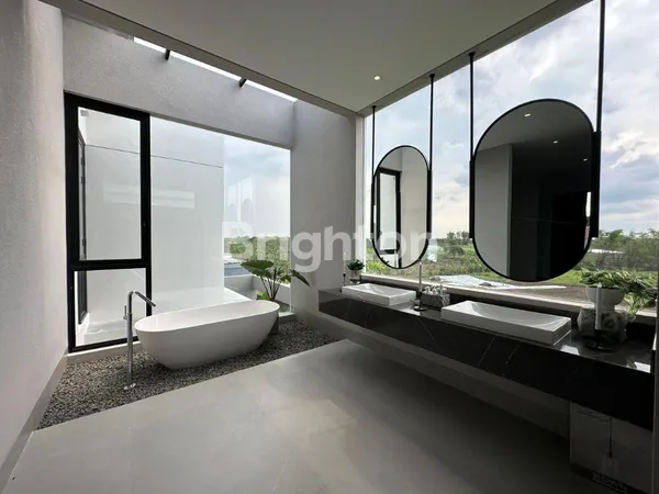 image RUMAH MINIMALIS MEWAH BARU GRESS DI CITRALAND AREA GOLF DEKAT UC, GWALK, DAN PAKUWON MALL (8)