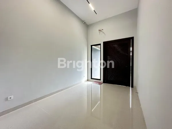 image RUMAH BARU MODERN MINIMALIS SPLIT LEVEL DI CITRALAND DEKAT GRAHA DAN PAKUWON (3)