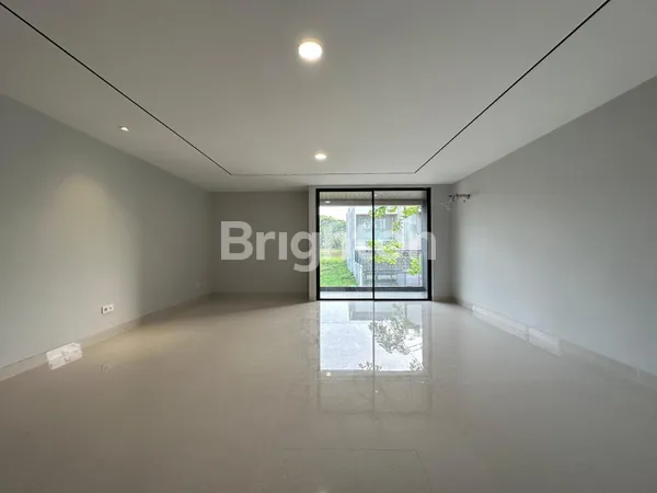 image RUMAH BARU MODERN MINIMALIS SPLIT LEVEL DI CITRALAND DEKAT GRAHA DAN PAKUWON (6)