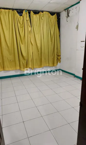 image RUKO 3 LANTAI DENGAN LOKASI STRATEGIS DI JELAMBAR JAKARTA BARAT (4)
