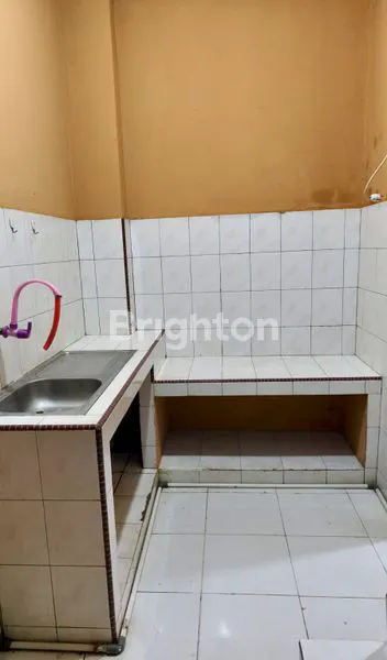 image RUKO 3 LANTAI DENGAN LOKASI STRATEGIS DI JELAMBAR JAKARTA BARAT (2)