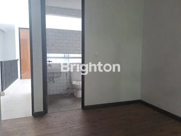 image RUMAH MODERN 3+1 KT DI GRIYA LOKA BSD (6)