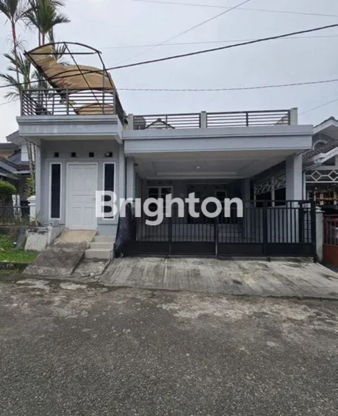 image RUMAH 2 LANTAI SIAP HUNI DI PERUMAHAN BALIKPAPAN BARU (1)