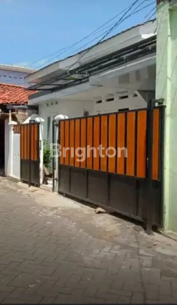 image DIJUAL CEPAT RUMAH BESERTA 4 PINTU RUKO (1)