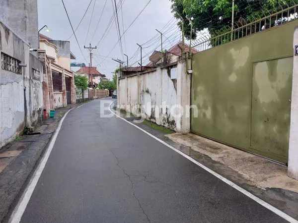 image RUMAH MEWAH LT 1116M² DI PUSAT SOLO (1)