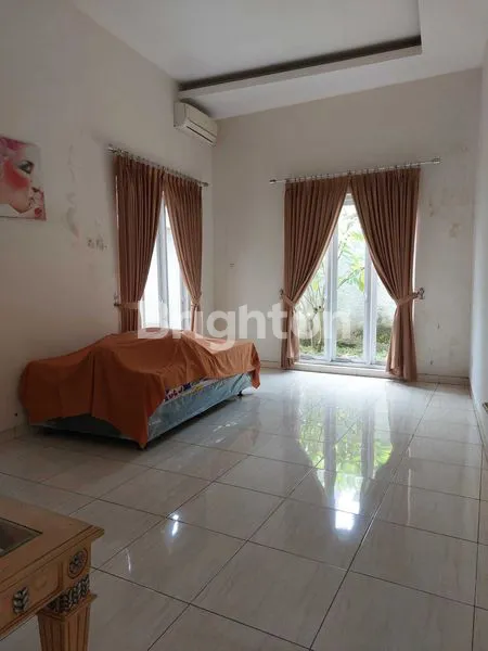 image RUMAH MEWAH LT 1116M² DI PUSAT SOLO (8)