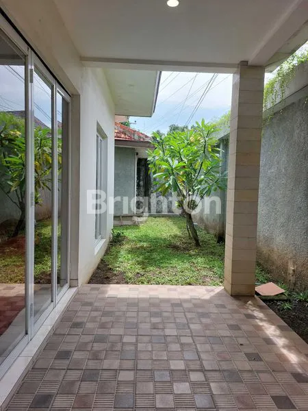 image RUMAH MEWAH LT 1116M² DI PUSAT SOLO (7)