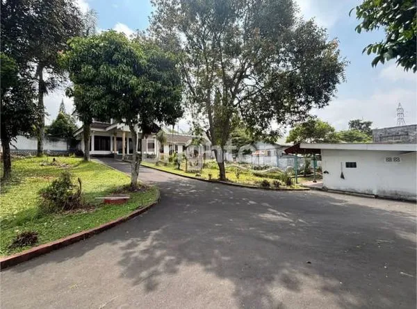 image RUMAH BESAR LUAS 1480 DI KOTA BATU MALANG (2)