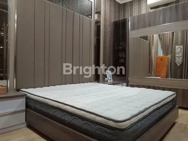 image DI JUAL RUMAH MEWAH FULLY FURNISHED DI SURYA SUMANTRI, SETRASARI, SETRADUTA (5)