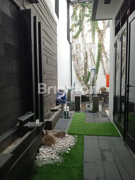 image DI JUAL RUMAH MEWAH FULLY FURNISHED DI SURYA SUMANTRI, SETRASARI, SETRADUTA (4)