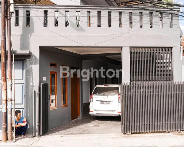 image RUMAH DI PARAKAN SAAT ARCAMANIK BANDUNG (2)