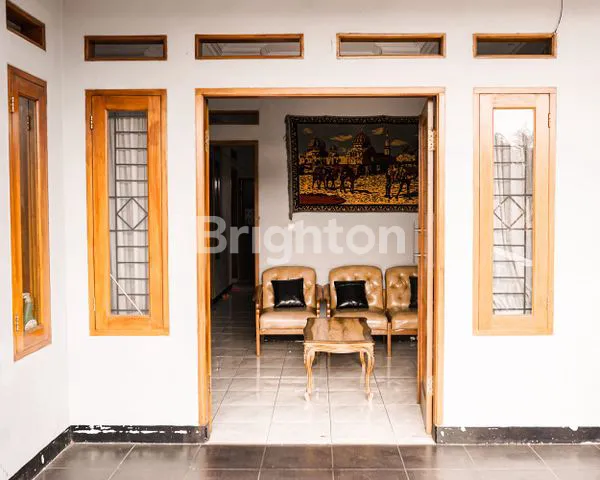 image RUMAH DI PARAKAN SAAT ARCAMANIK BANDUNG (1)