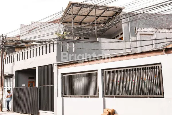 image RUMAH DI PARAKAN SAAT ARCAMANIK BANDUNG (5)