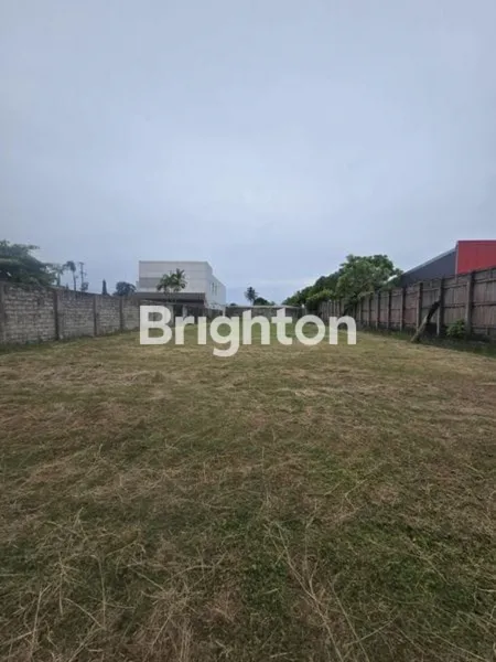 TANAH DATAR  SUDAH PAGAR KELILING SIAP PAKAI   TEPI JALAN MULAWARMAN