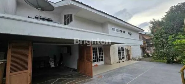 RUMAH LUAS DI AREA PETTERANI