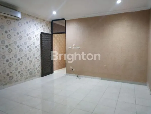 image RUMAH 1, 5 LANTAI FURNISHED SIAP HUNI DI PURIMAS REGENCY DEKAT UPN MERR TOL DAN BANDARA  (8)