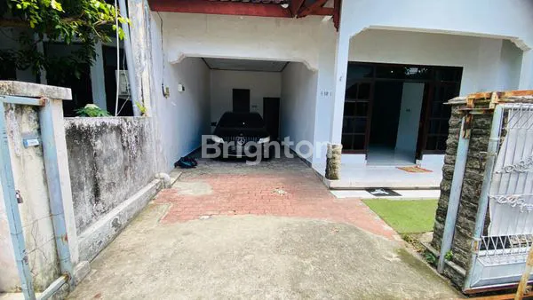 image RUMAH NYAMAN DI JALAN SIDAKARYA – DENPASAR SELATAN\\NSIAP HUNI UNTUK KELUARGA ATAU TEMPAT USAHA!\\NLOKASI STRATEGIS DENGAN AKSES MOBIL DAN LINGKUNGAN YANG TENANG.\\N (5)