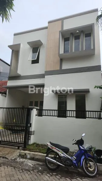 image RUMAH BANGUN BARU GRESS DI GRIYA ASRI PAKUWON CITY SURABAYA DEKAT DENGAN PCM PARK SHANGHAI KENJERAN (1)