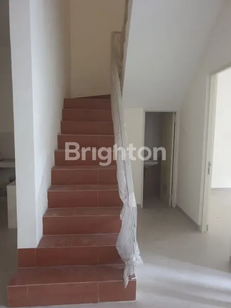 image RUMAH BANGUN BARU GRESS DI GRIYA ASRI PAKUWON CITY SURABAYA DEKAT DENGAN PCM PARK SHANGHAI KENJERAN (3)