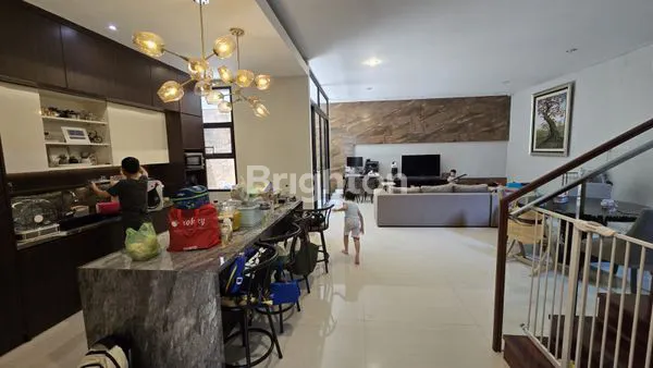 image RUMAH MEWAH 2 LANTAI GALAXI BUMI PERMAI ARAYA 1, SURABAYA TIMUR. DEKAT PURI GALAXY - KERTAJAYA INDAH - MERR - DHARMAHUSADA INDAH - PAKUWON CITY - KAMPUS ITS - GALAXY MALL, DLL.  (2)