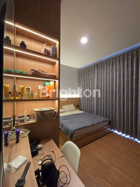 image RUMAH 3 LANTAI CANTIK FULL FURNISHED GRAND WISATA BEKASI (7)