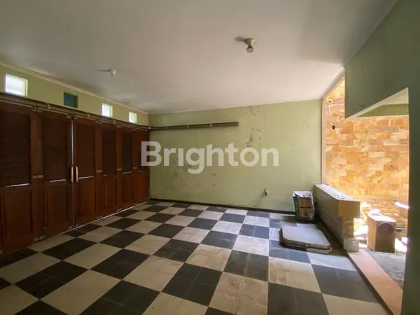 image RUMAH MEWAH 2 LANTAI DI PUSAT KOTA DENPASAR TIMUR (6)