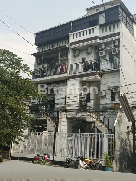 image INVESTASI BISNIS RUMAH KOS STRATEGIS DI TANJUNG DUREN, JAKARTA BARAT. 29 KAMAR TIDUR. 5 LANTAI (1)