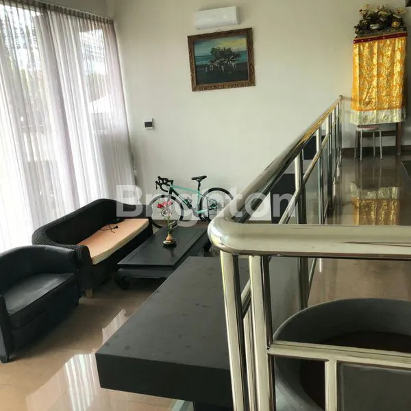 image GEDUNG SHOWROOM STRATEGIS DI CELUK SUKAWATI GIANYAR (5)