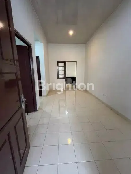 image DISEWAKAN RUMAH BEBAS RENOV DI KOTA WISATA (2)