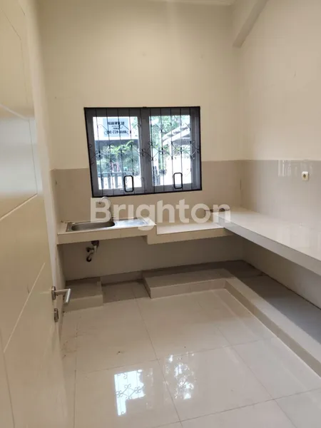 image LOKASI STRATEGIS, HARGA TERJANGKAU! RUMAH MUNGIL DI PUSAT KOTA (2)