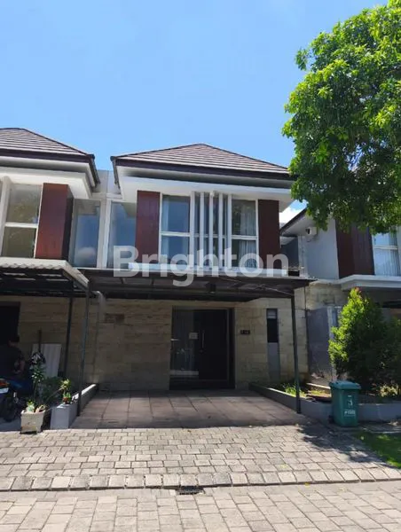 RUMAH 2 LANTAI GRAHA NATURA SURABAYA