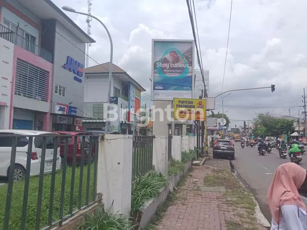 image RUKO 3 LANTAI DI PUSAT KOTA SIDOARJO, HALAMAN PARKIR LUAS (2)