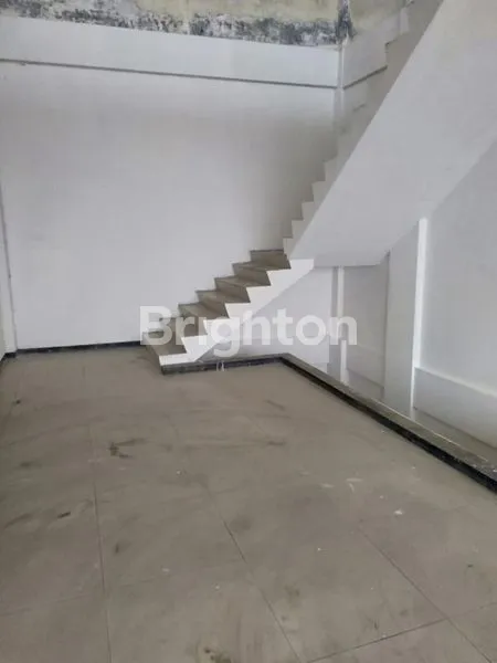 image RUKO 3 LANTAI DI PUSAT KOTA SIDOARJO, HALAMAN PARKIR LUAS (6)