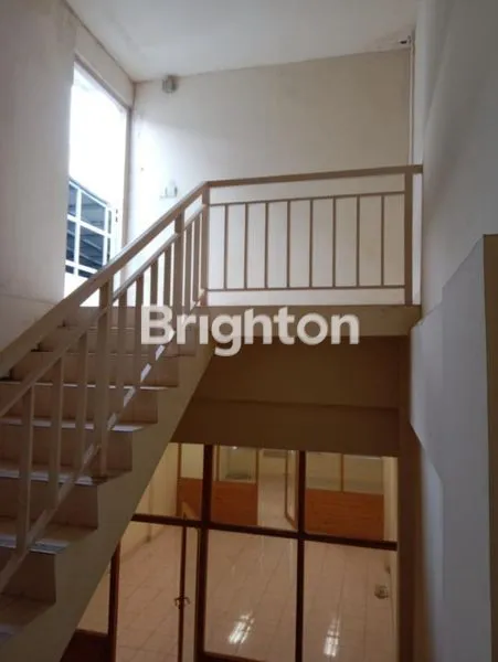 image RUKO MEWAH 3 LANTAI + ROOFTOP, LOKASI PREMIUM (4)