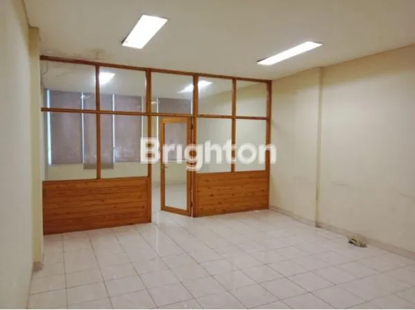 image RUKO MEWAH 3 LANTAI + ROOFTOP, LOKASI PREMIUM (1)