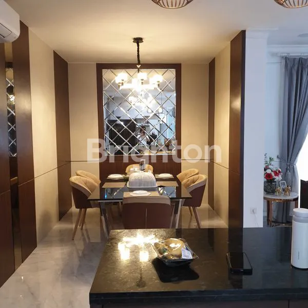 image RUMAH MEWAH 2 LANTAI FULLY FURNISHED DI ALICANTE (3)