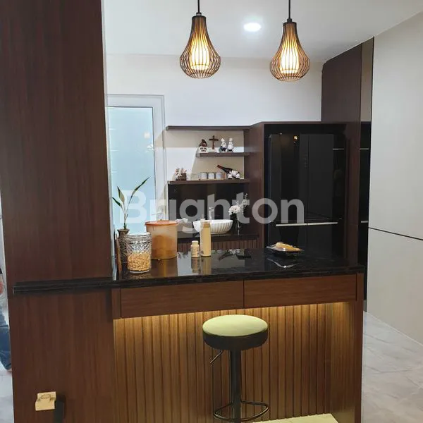 image RUMAH MEWAH 2 LANTAI FULLY FURNISHED DI ALICANTE (4)