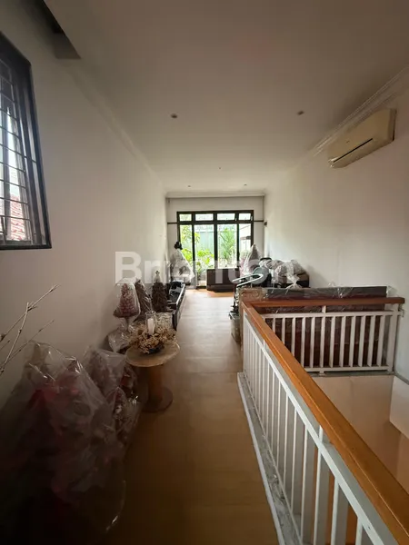 image RUMAH SIAP HUNI DI SENOPATI, KEBAYORAN BARU, JAKARTA SELATAN – SHM, LT:664 M², LB:500 M², KT: 6+2. KM:6+2, LOKASI PREMIUM UNTUK USAHA BERGENGSI (8)
