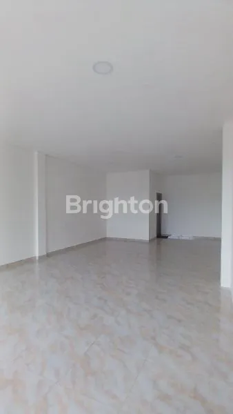 FOR RENT DISEWAKAN RUKO 5X12M PUSAT KOTA LAPANGAN BAJRA SANDI PUPUTAN