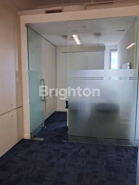 image RUANGAN KANTOR MEWAH LANTAI 8 MENARA 165 (2)