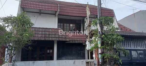 image RUMAH KOMERSIAL 2 LANTAI, LEBAR 11, PUCANG ADI, ROW JALAN 2 TRUK, SURABAYA TIMUR (1)