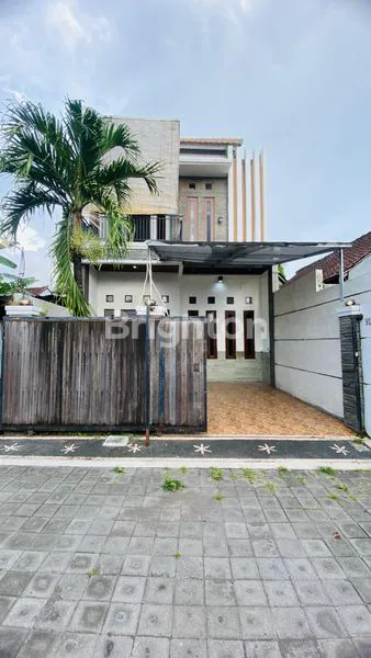 image RUMAH MINIMALIS DUA LANTAI BERSIH DAN TERAWAT BARU RENOVASI (1)