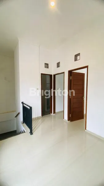 image RUMAH MINIMALIS DUA LANTAI BERSIH DAN TERAWAT BARU RENOVASI (5)