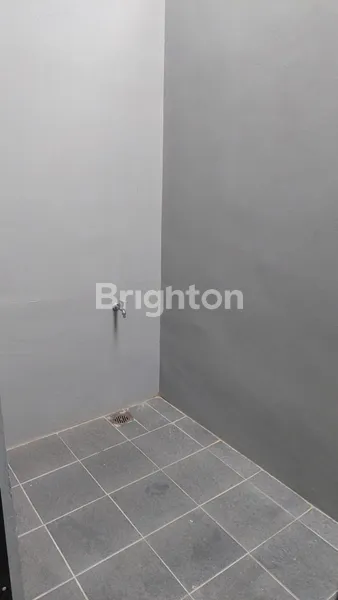 image RUMAH 2 LANTAI SIAP HUNI DI CLUSTER VALENCIA, PARKVILLE SERPONG – LOKASI STRATEGIS @ RP 750 JUTA (5)