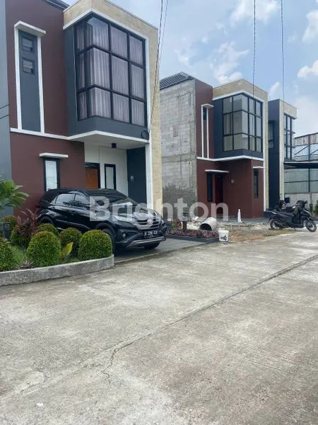 image DIJUAL RUMAH BARU CLUSTER CIKUNIR DEKAT TAMAN GALAXY BEKASI SELATAN (1)