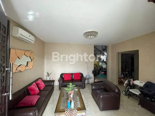 image RUMAH CANTIK TERAWAT DI LOKASI BERGENGSI MEDAN (7)