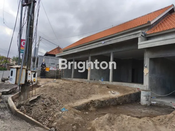 STAND TOKO DIPINGGIR JALAN RAYA LOKASI STRATEGIS ZONA WISATA DIAREA PERERENAN CANGGU