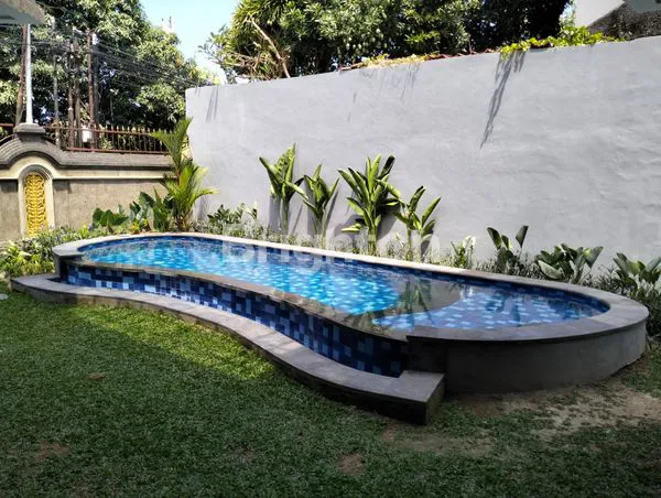 image DI JUAL RUMAH MEWAH DI RENON (7)