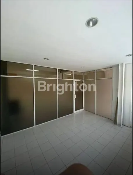 image DIJUAL 2 (DUA) UNIT RUKO GANDENG 3,5 LANTAI, KEMAYORAN, JAKARTA PUSAT. (3)