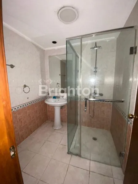 image KONDOMINIUM REGENCY TUNJUNGAN PLAZA 3BR+ KONDISI FURNISHED SIAP HUNI (5)